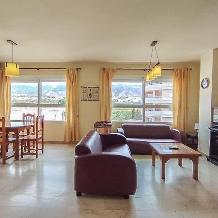 Spacious 4 Bedroom With Parking In Town Centre, Nerja Exterior foto