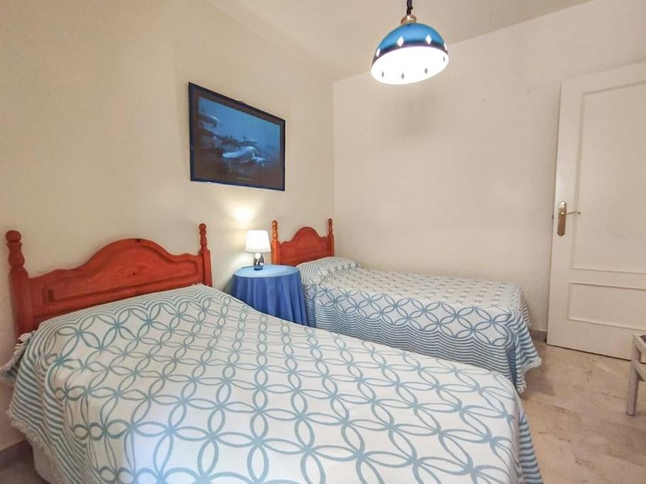 Spacious 4 Bedroom With Parking In Town Centre, Nerja Exterior foto